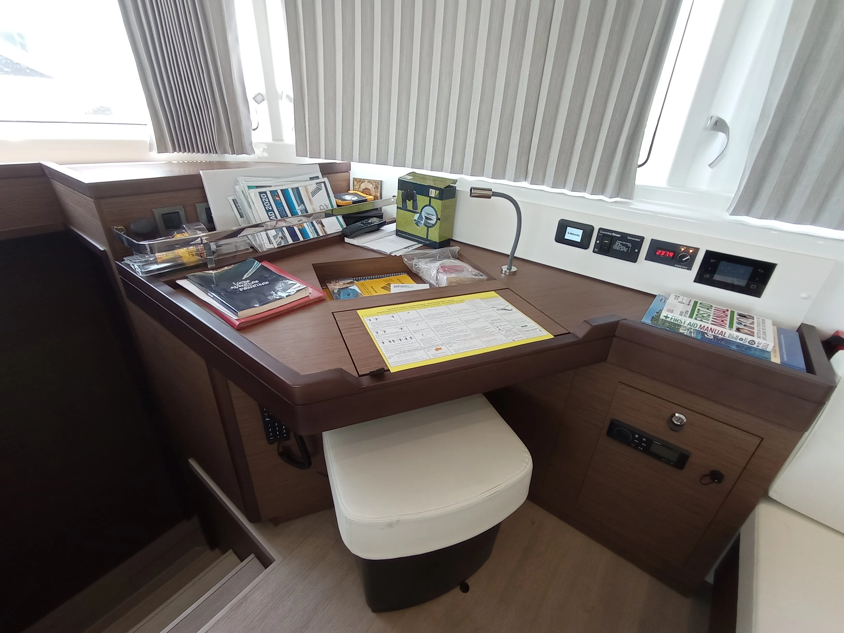 Lagoon 46 KALISI MOU (air condition, generator, water maker) _Skippered Only_ — фотография яхты 8