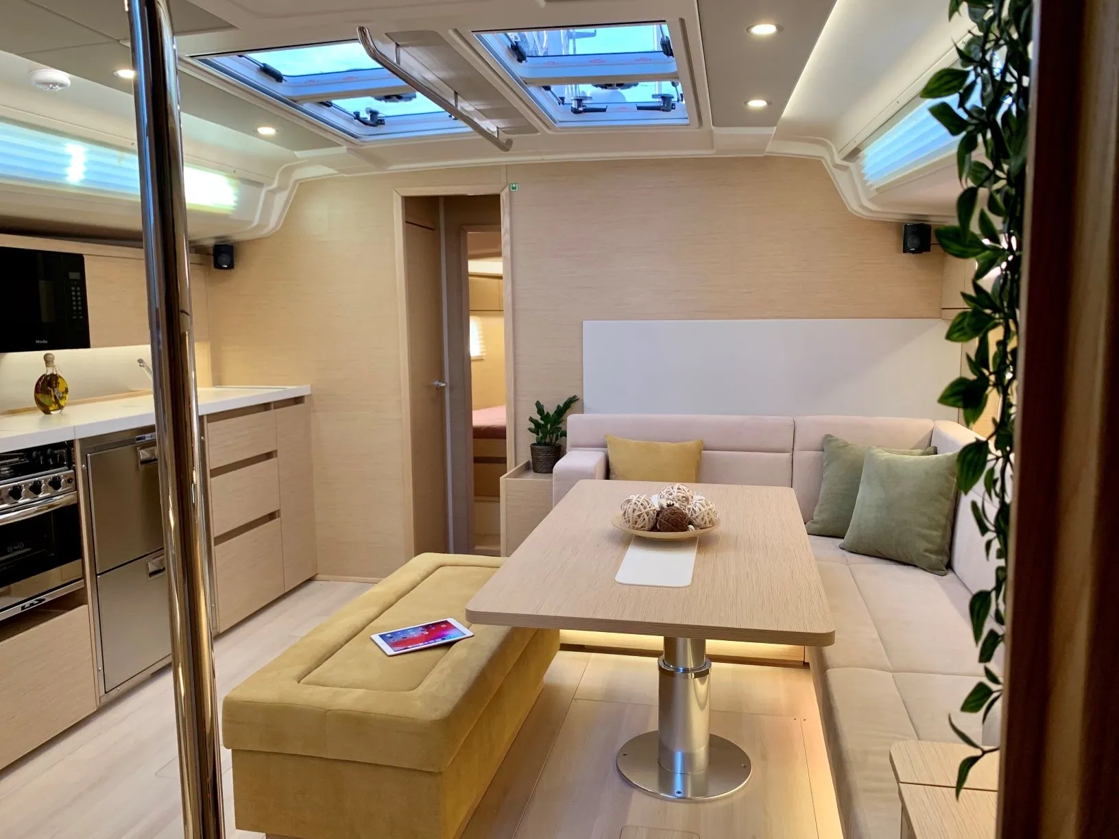 Hanse 508 — фотография яхты 22