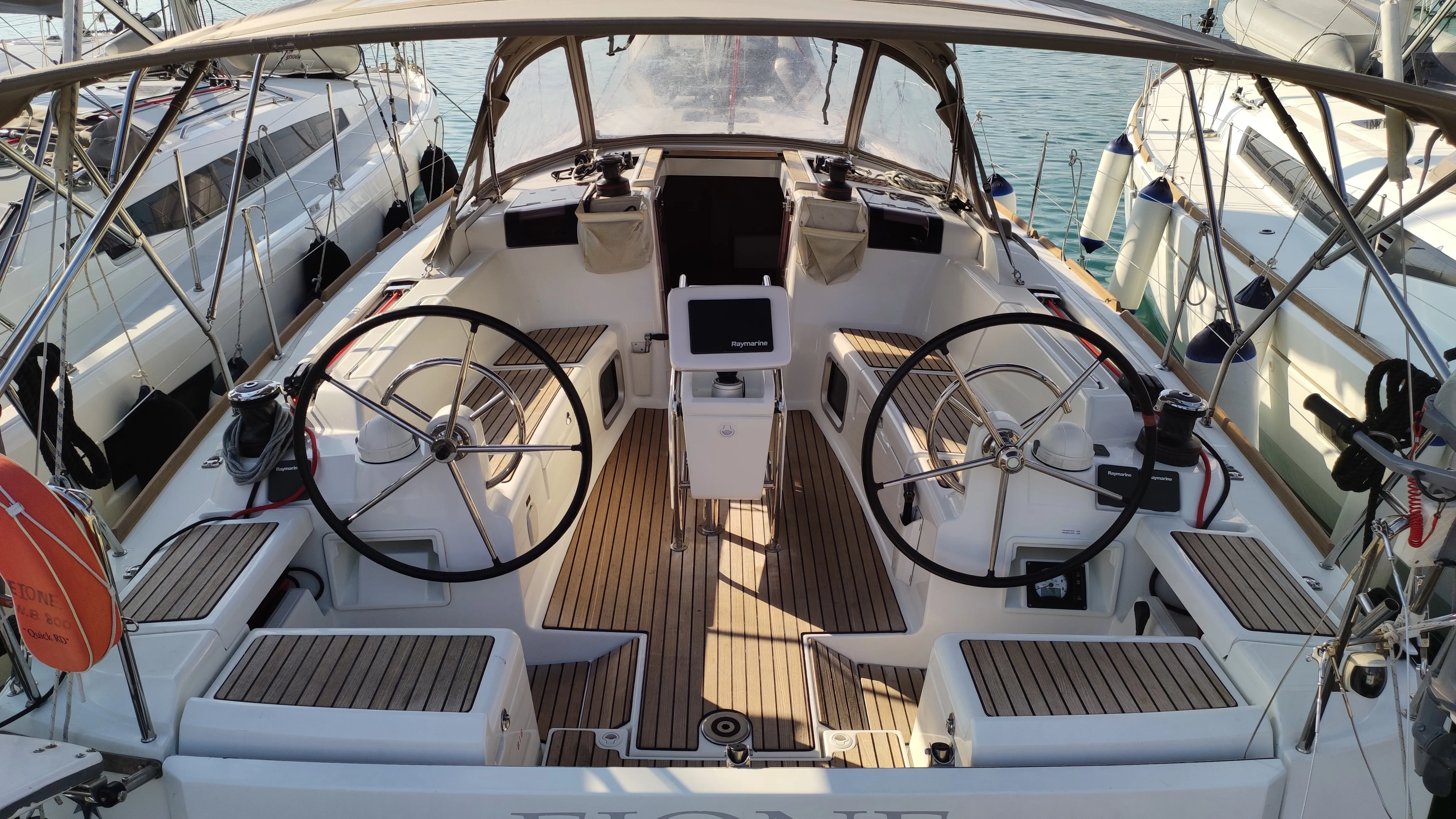 Sun Odyssey 419 Eione — фотография яхты 8
