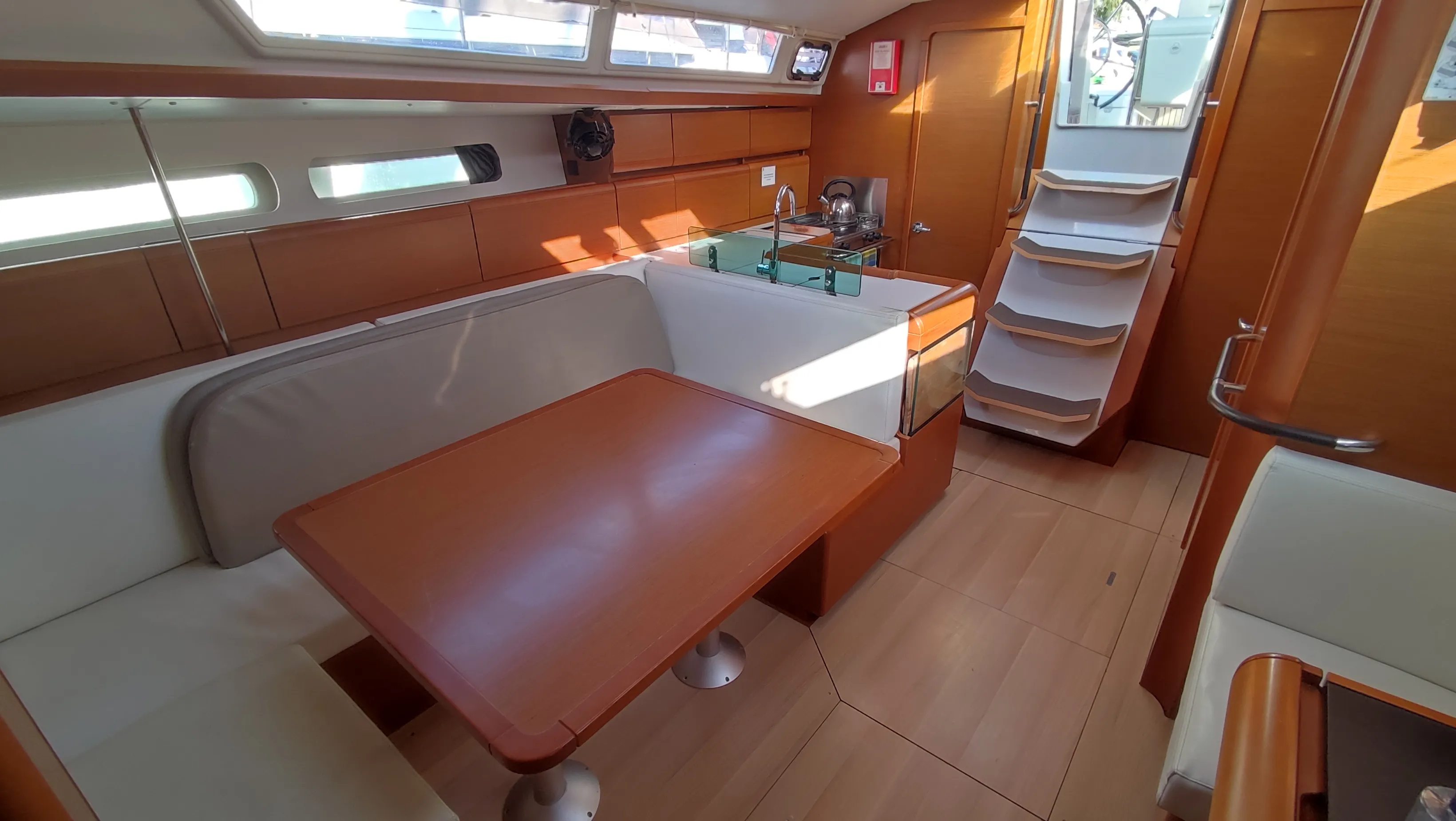 Sun Odyssey 419 Eione — фотография яхты 11