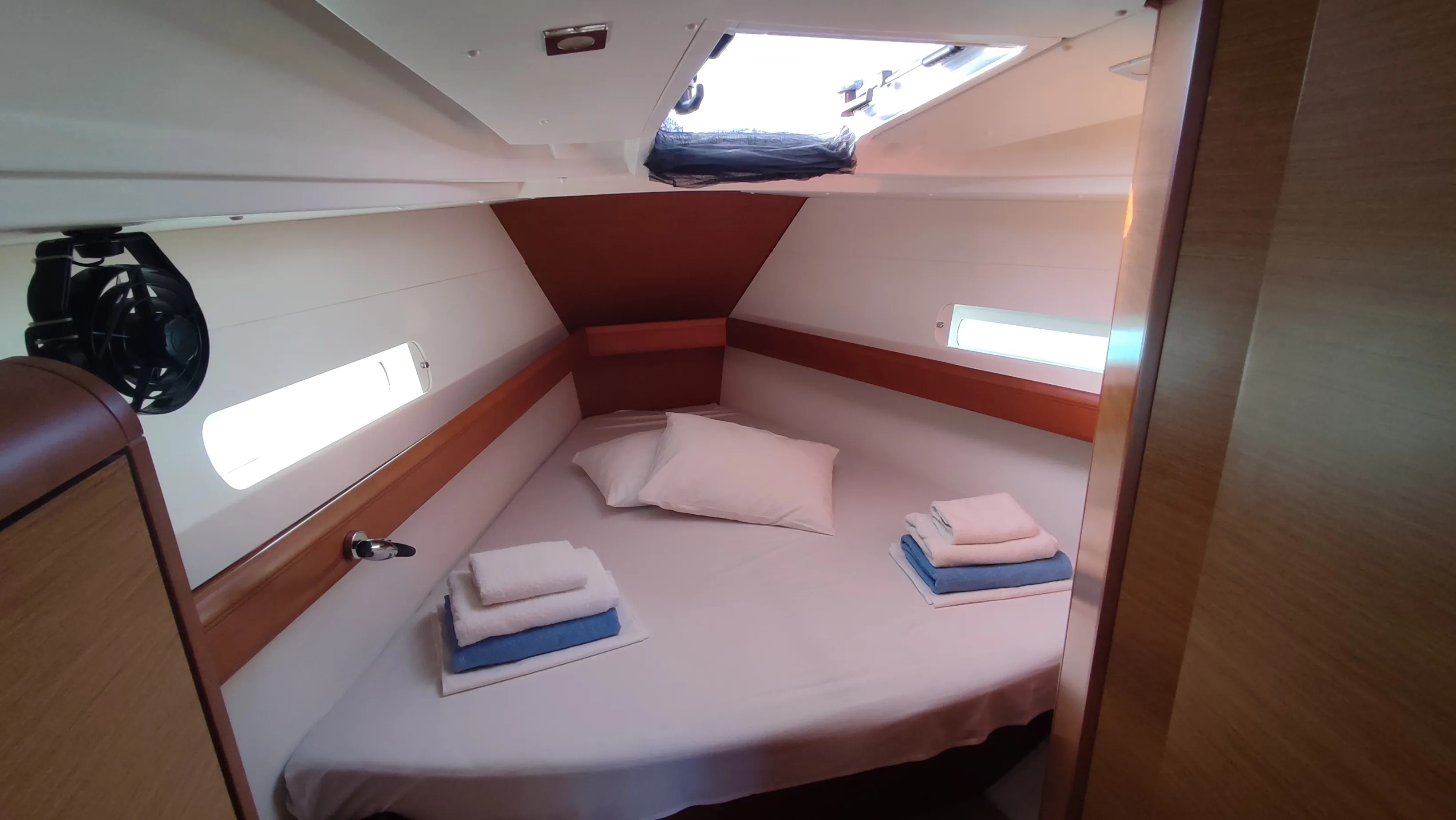 Sun Odyssey 419 Eione — фотография яхты 7
