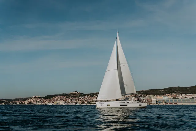 Oceanis 46.1 ZIA — yacht photo 8