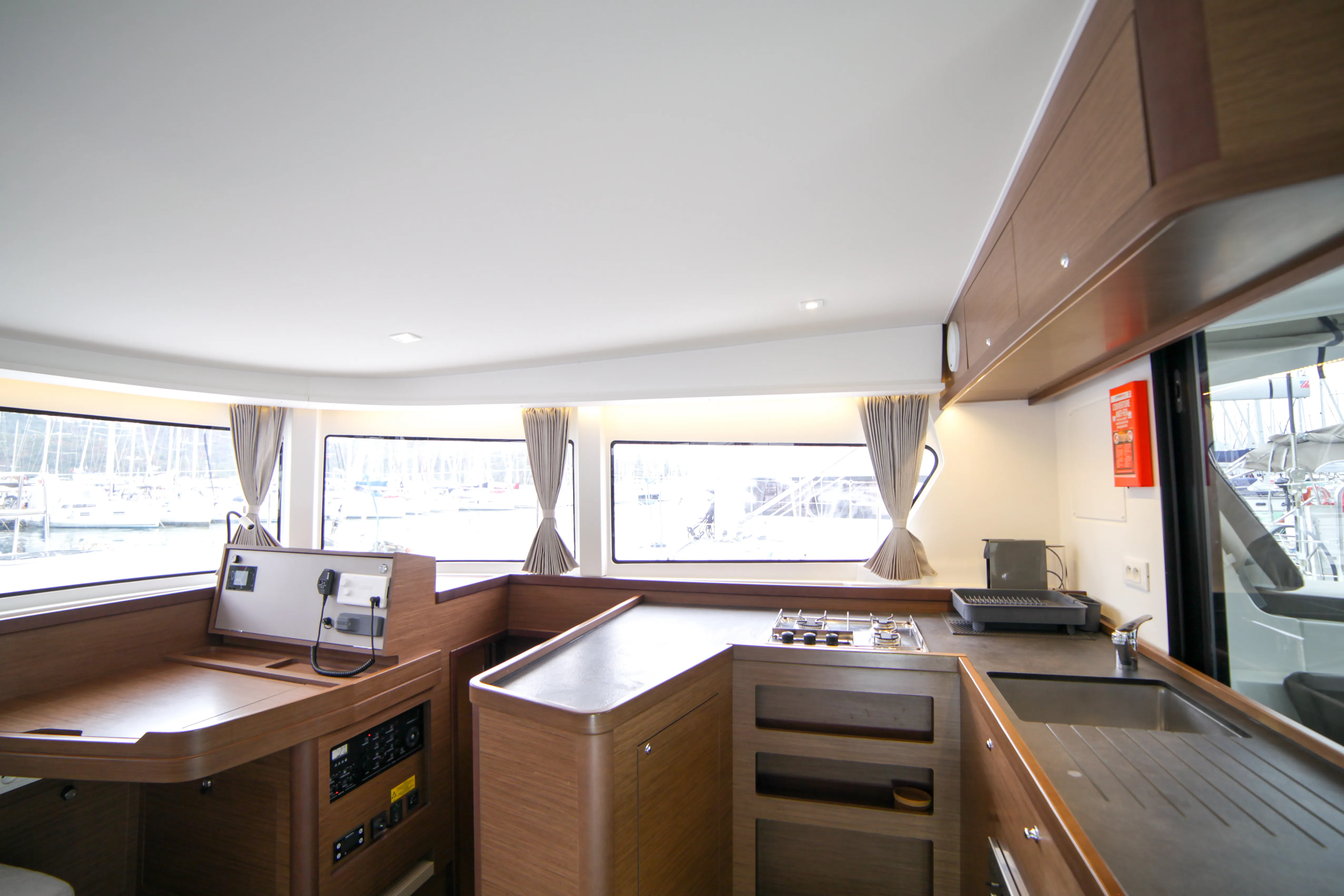 Lagoon 42 Sail Adasu — jahtikuva 2