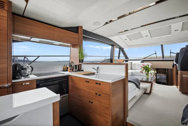 Princess S65 MIRNO MORE — yacht photo 2