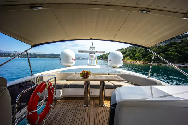 Princess S65 MIRNO MORE — yacht photo 4