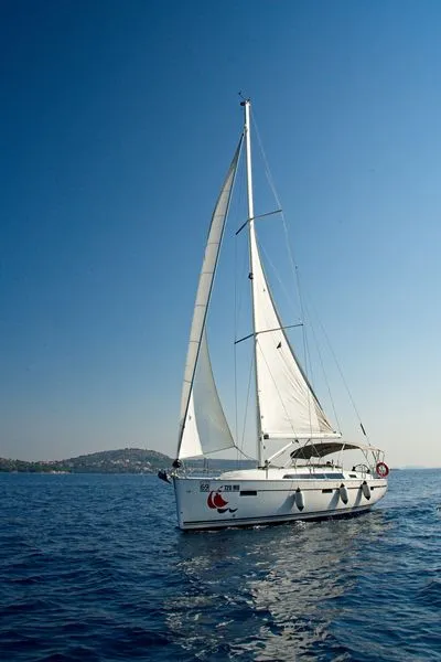 Bavaria Cruiser 41 MH 59 — fotografia jachty 2