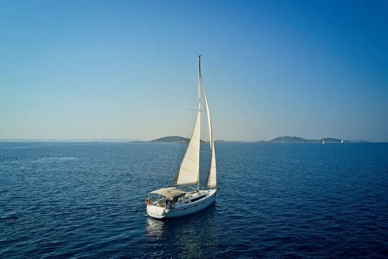 Bavaria Cruiser 41 MH 60 — yacht photo 2