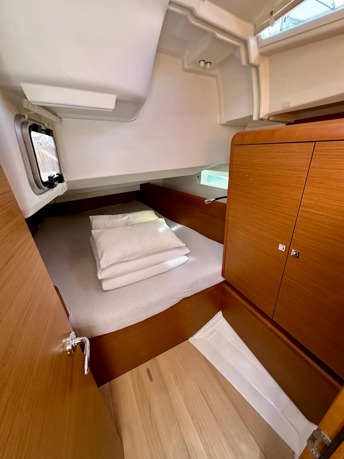 Sun Odyssey 419 Hendrix — фотография яхты 3