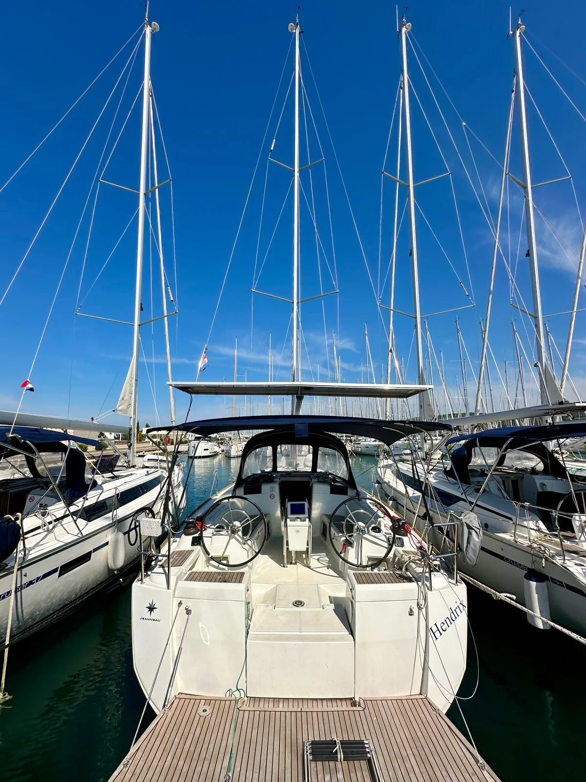 Sun Odyssey 419 Hendrix — фотография яхты 7