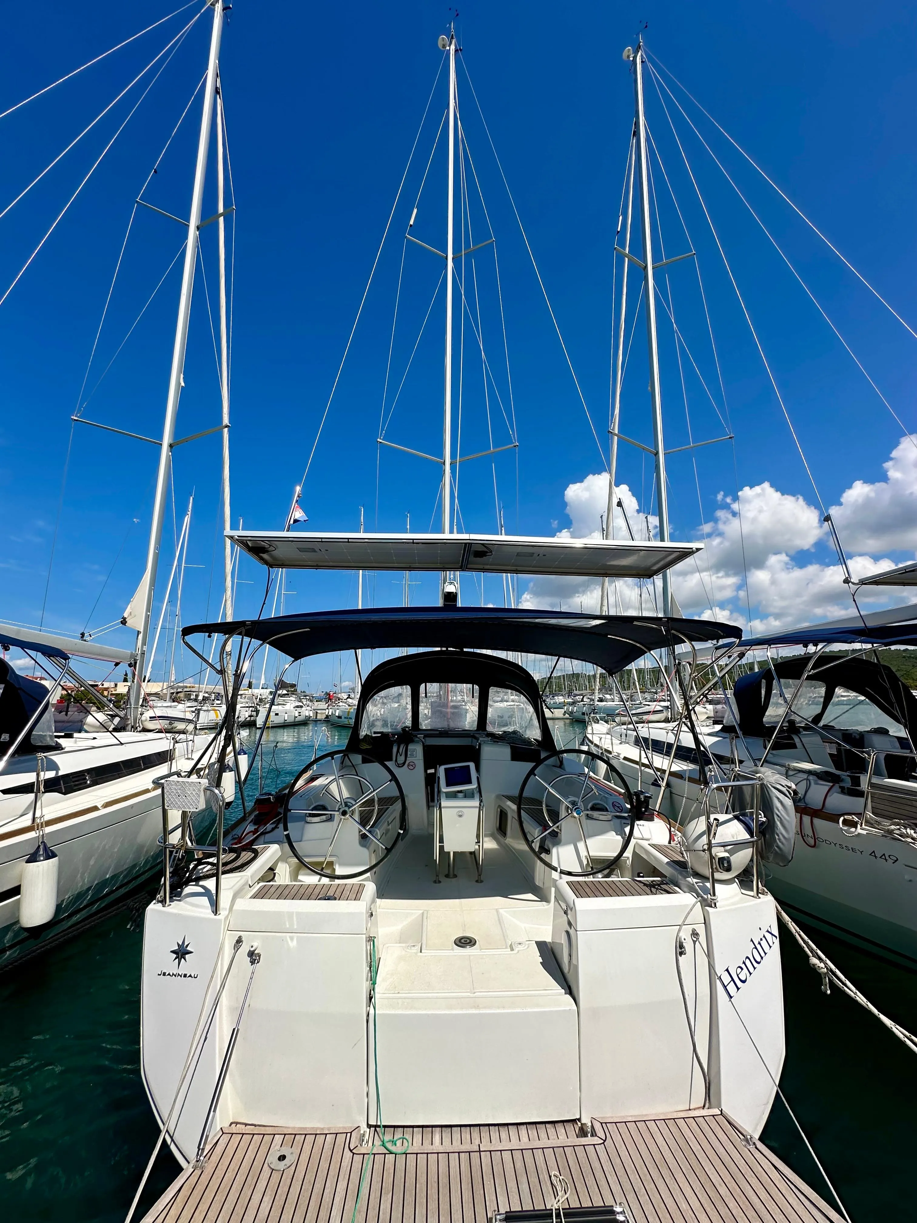 Sun Odyssey 419 Hendrix — фотография яхты 13