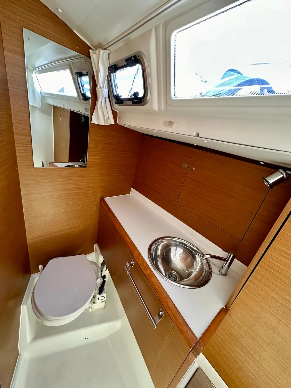 Sun Odyssey 419 Hendrix — фотография яхты 8
