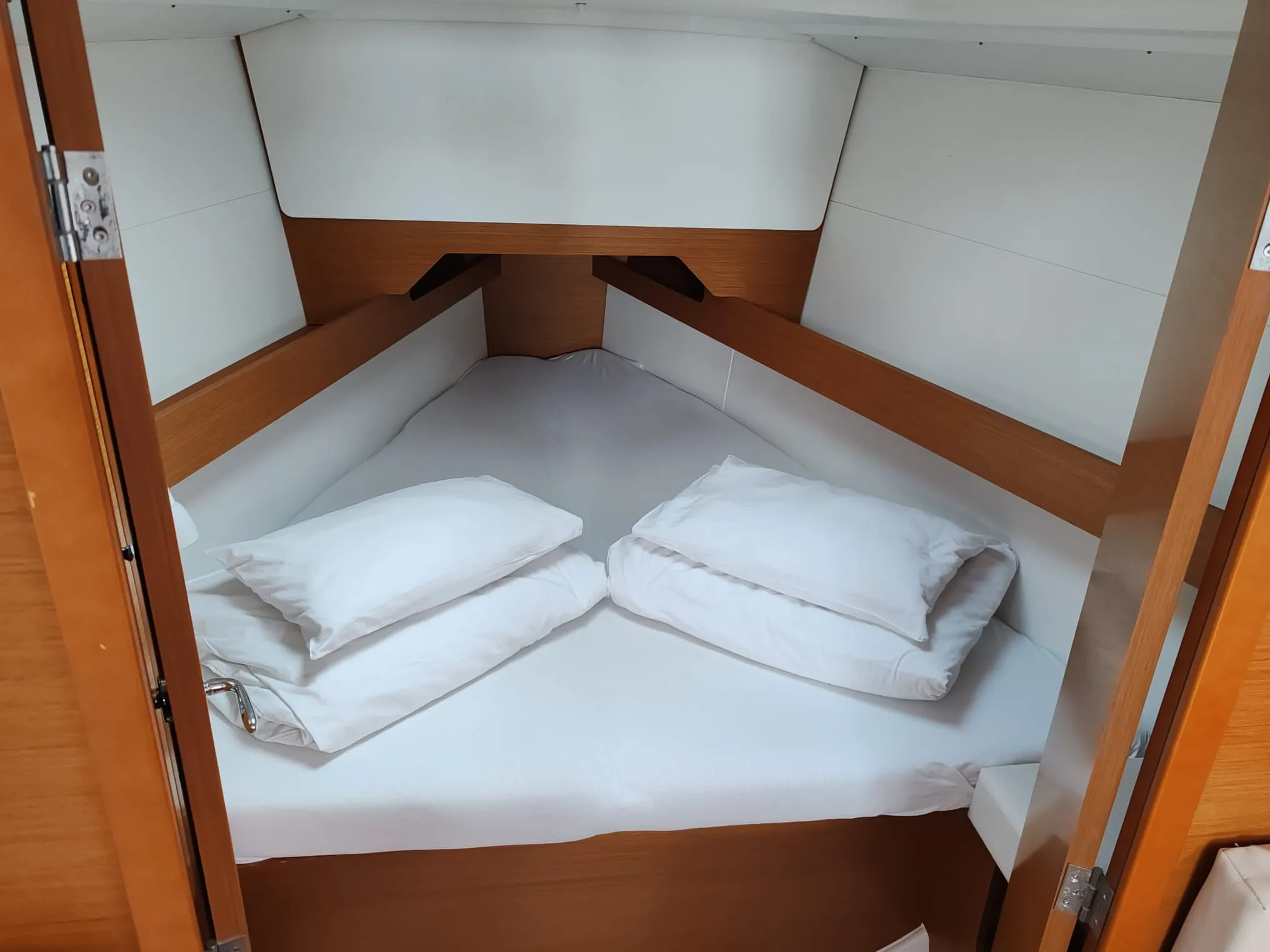 Sun Odyssey 349 Berry — снимка на яхтата 2