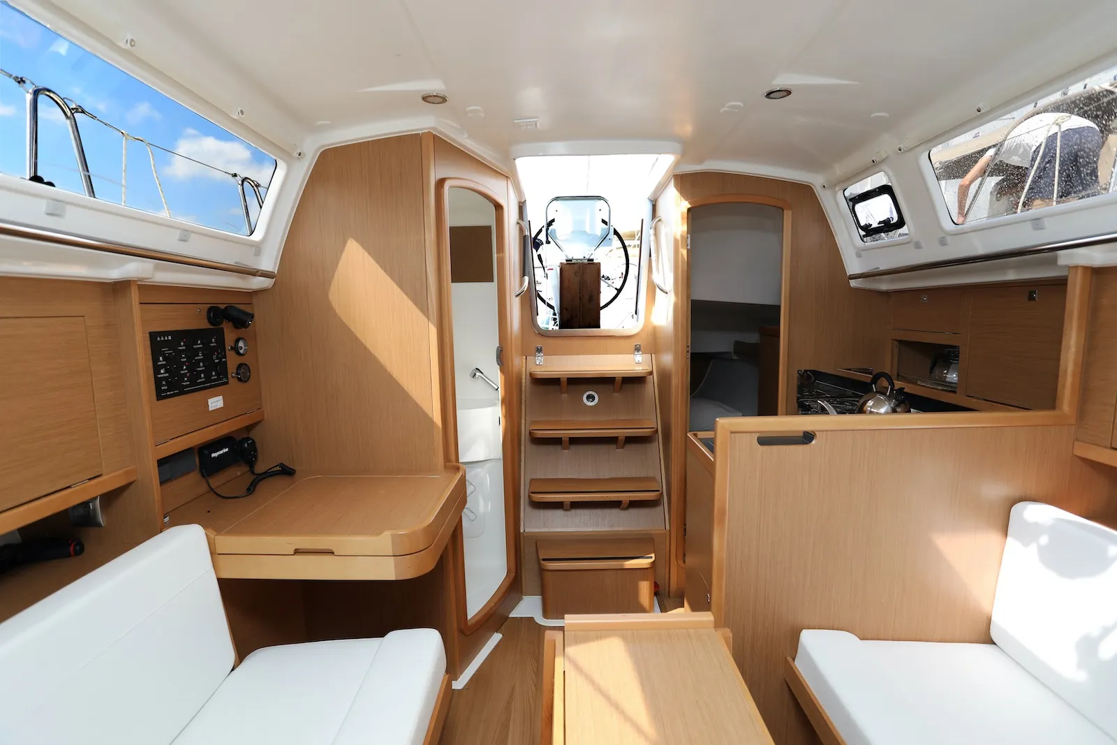Sun Odyssey 319 Tatjana — фотография яхты 8
