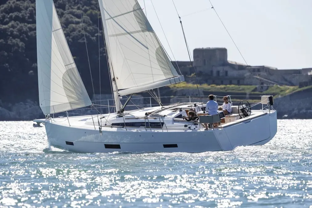 Dufour 430 Blue Moon 2 — фотография яхты 3