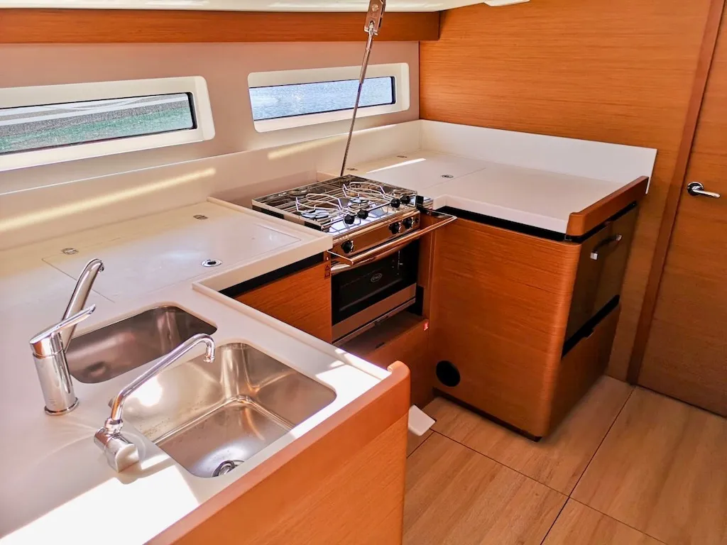 Sun Odyssey 490 PERSIK — yacht photo 2
