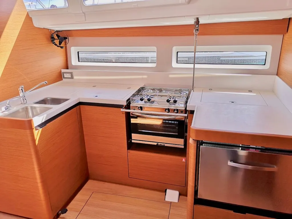 Sun Odyssey 490 PERSIK — yacht photo 10