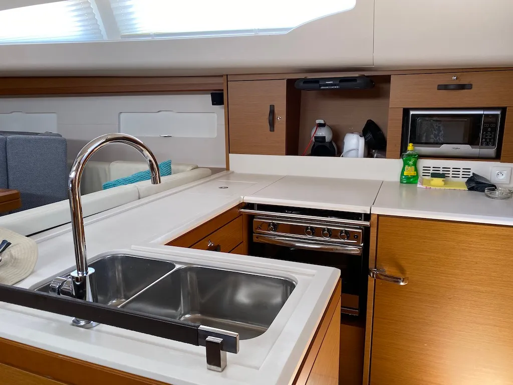 Jeanneau 51 KATRINA — yacht photo 13