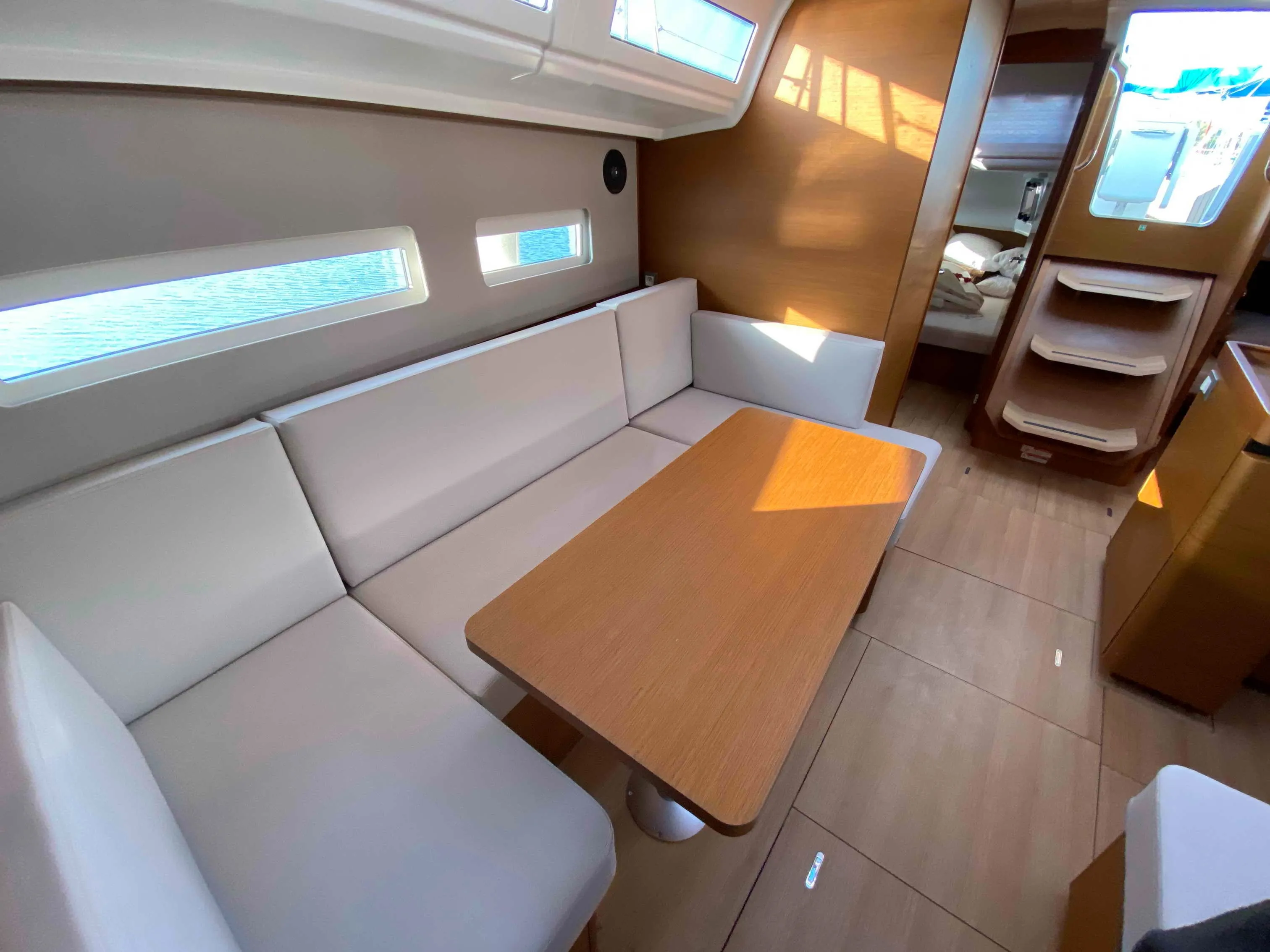 Sun Odyssey 410 ALMA LIBRE VI — fotografia jachty 2