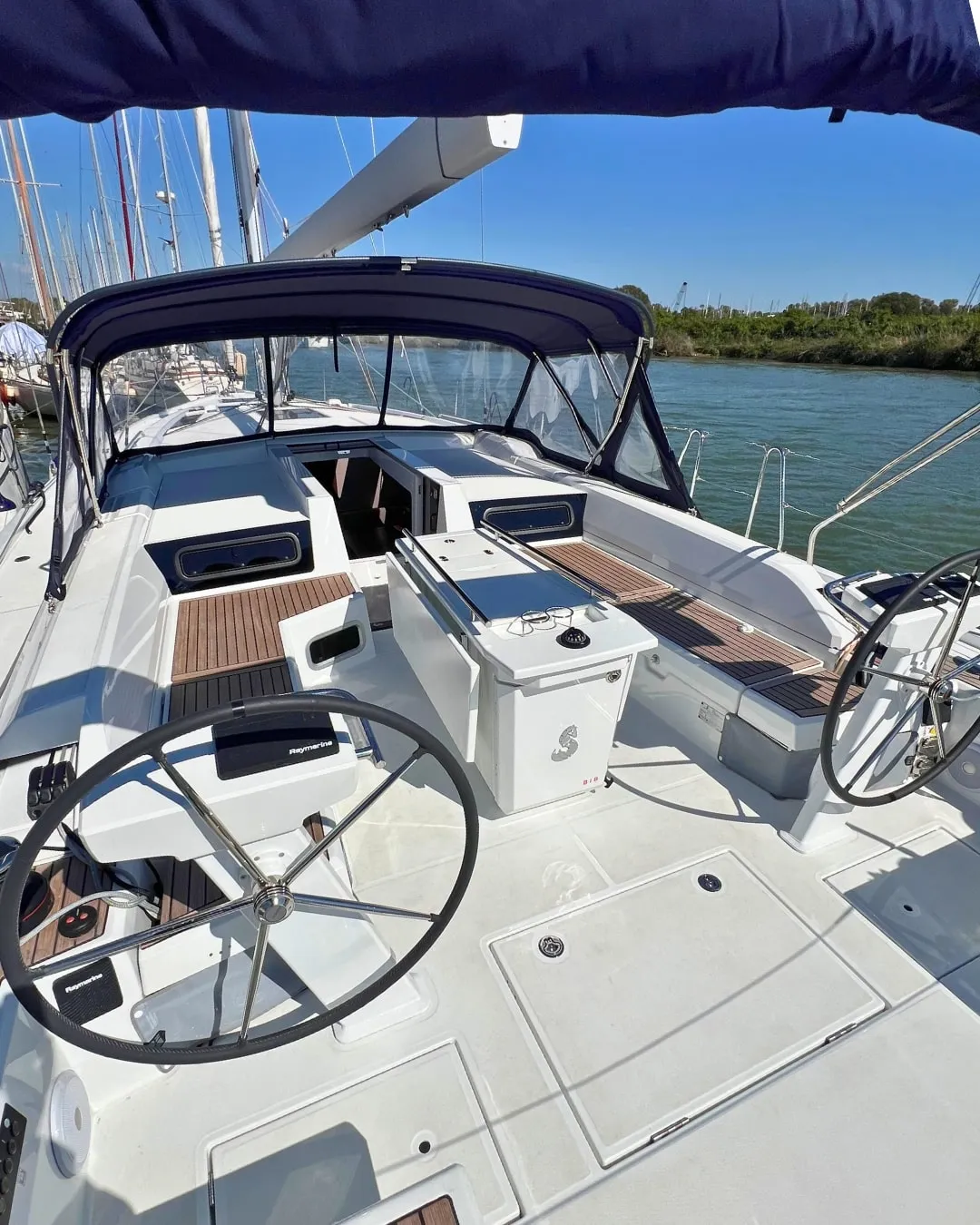 Oceanis 51.1 Le Streghe - Comfort line — фотография яхты 4