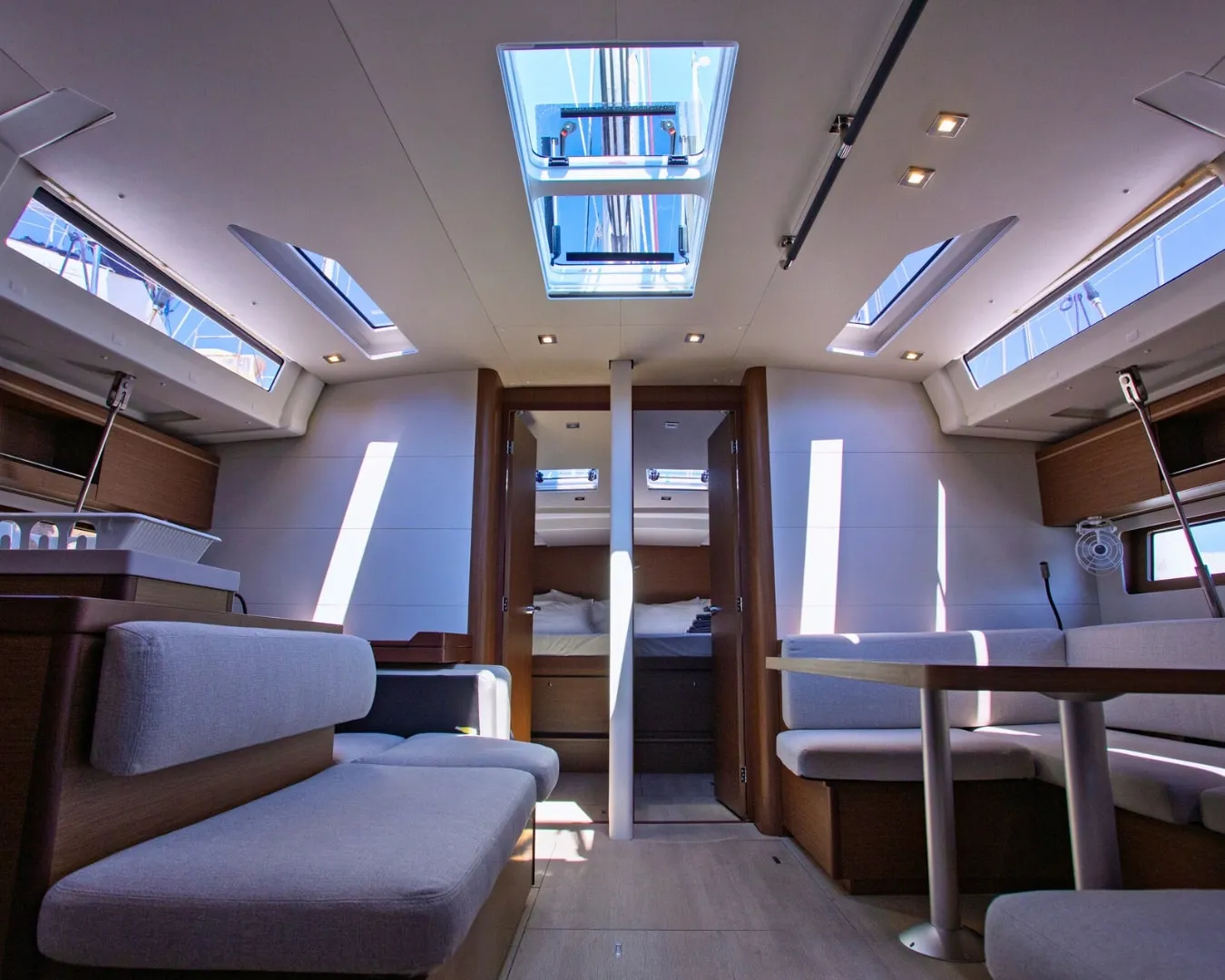 Oceanis 51.1 Le Streghe - Comfort line — фотография яхты 24