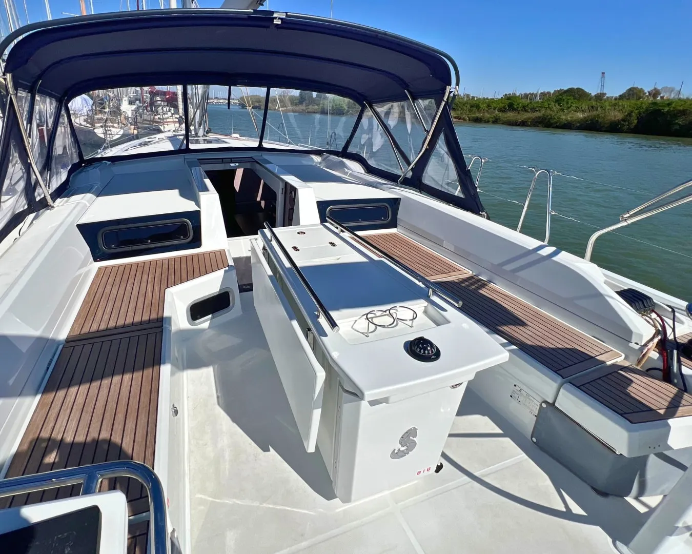 Oceanis 51.1 Le Streghe - Comfort line — фотография яхты 10