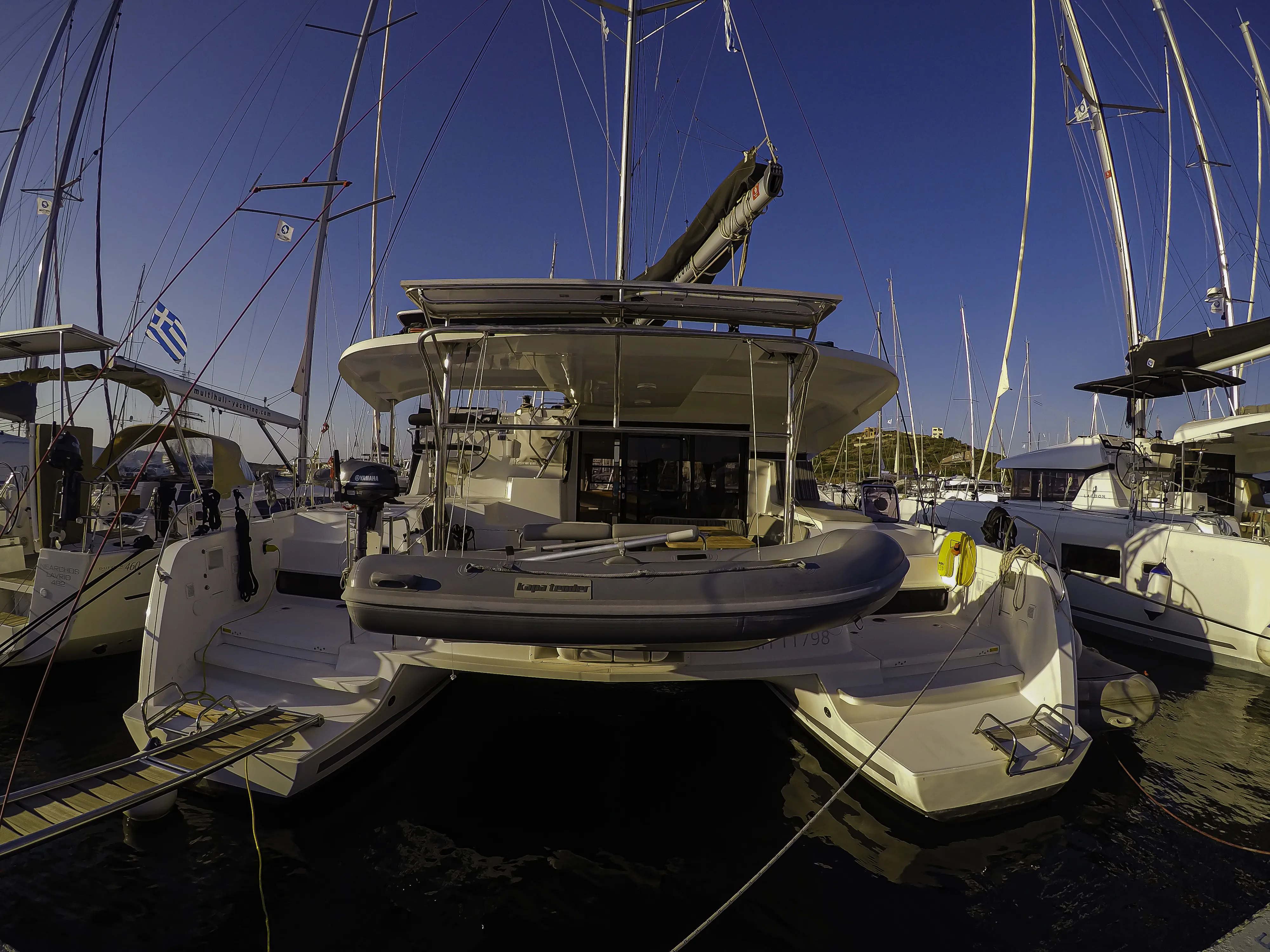 Lagoon 42 Chamotte — фотография яхты 13