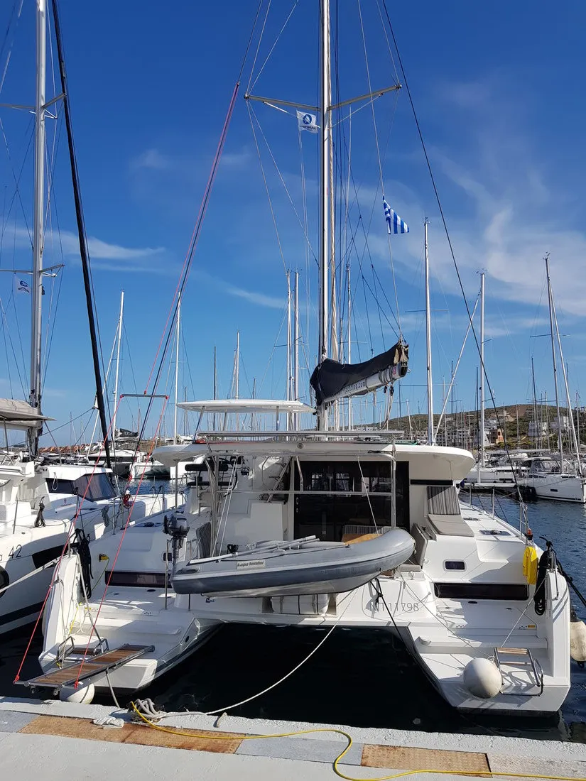 Lagoon 42 Chamotte — фотография яхты 2