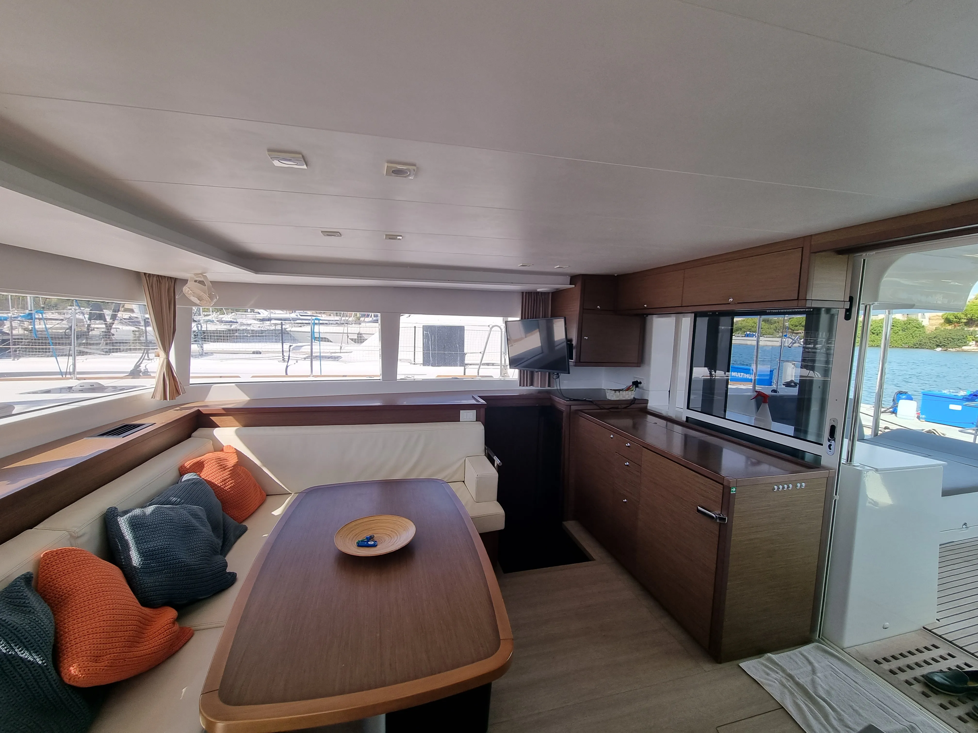 Lagoon 450 Fly Lalouche — фотография яхты 8