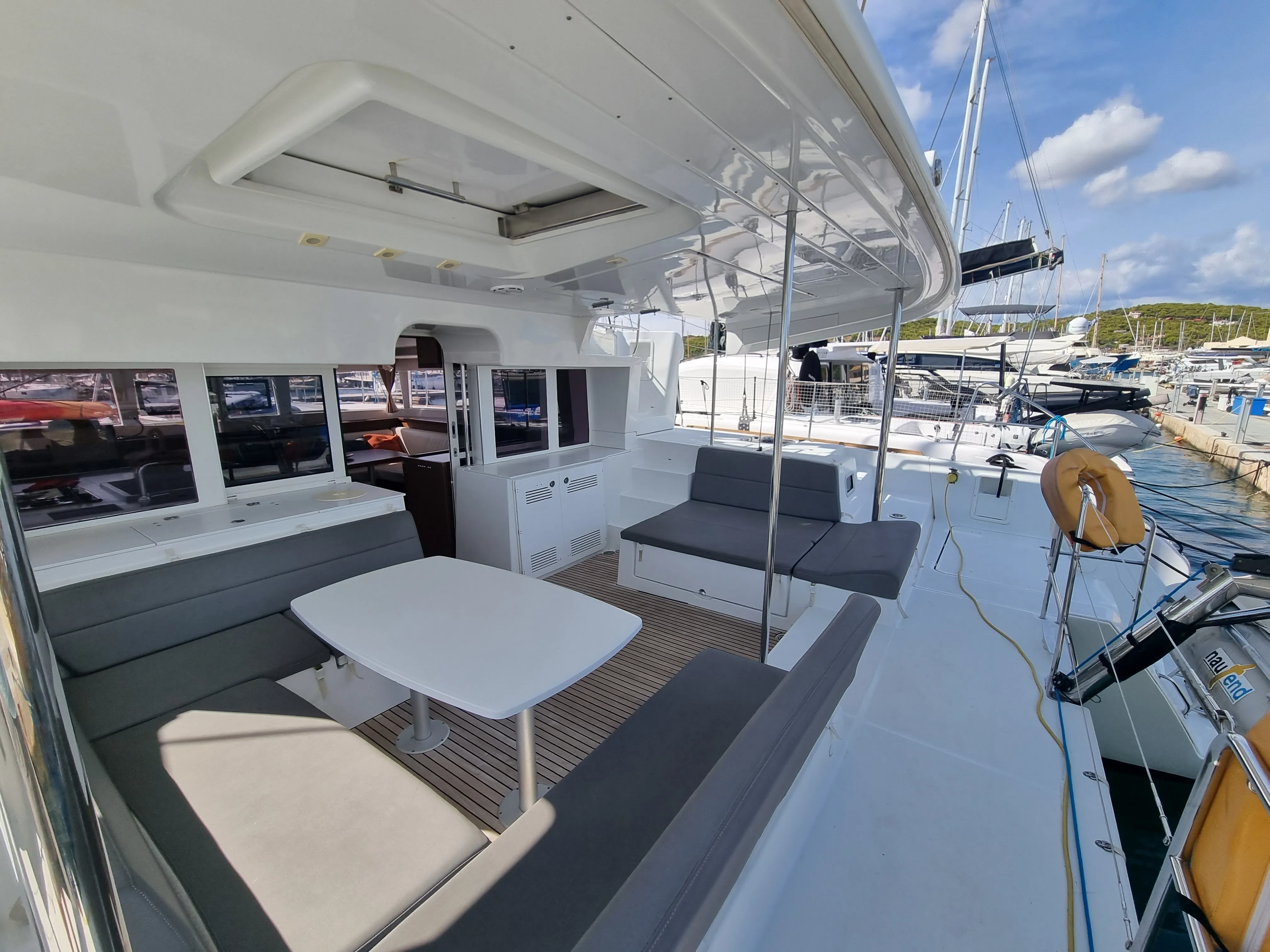 Lagoon 450 Fly Lalouche — фотография яхты 2