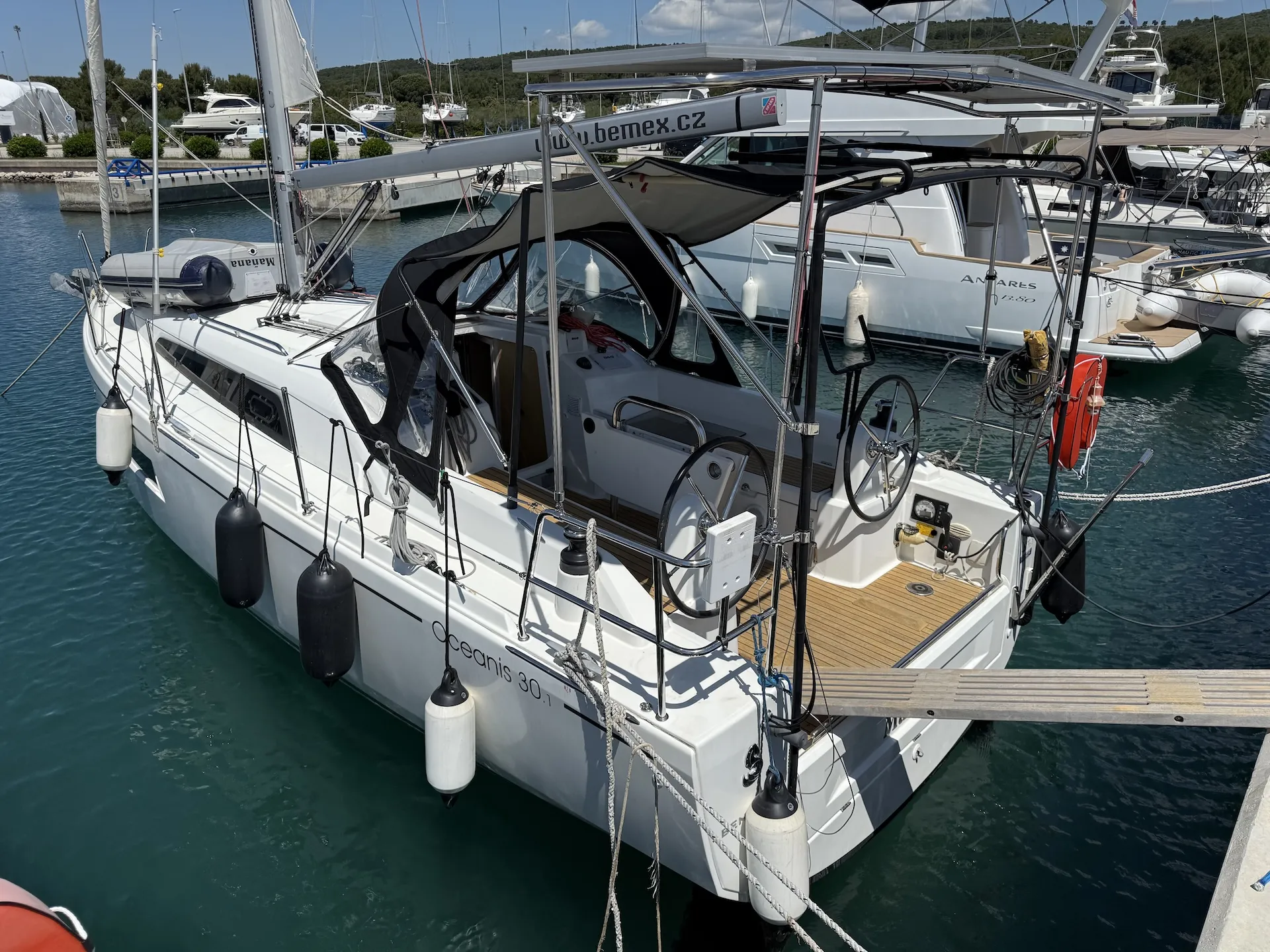 Oceanis 30.1 Mañana — фотография яхты 6