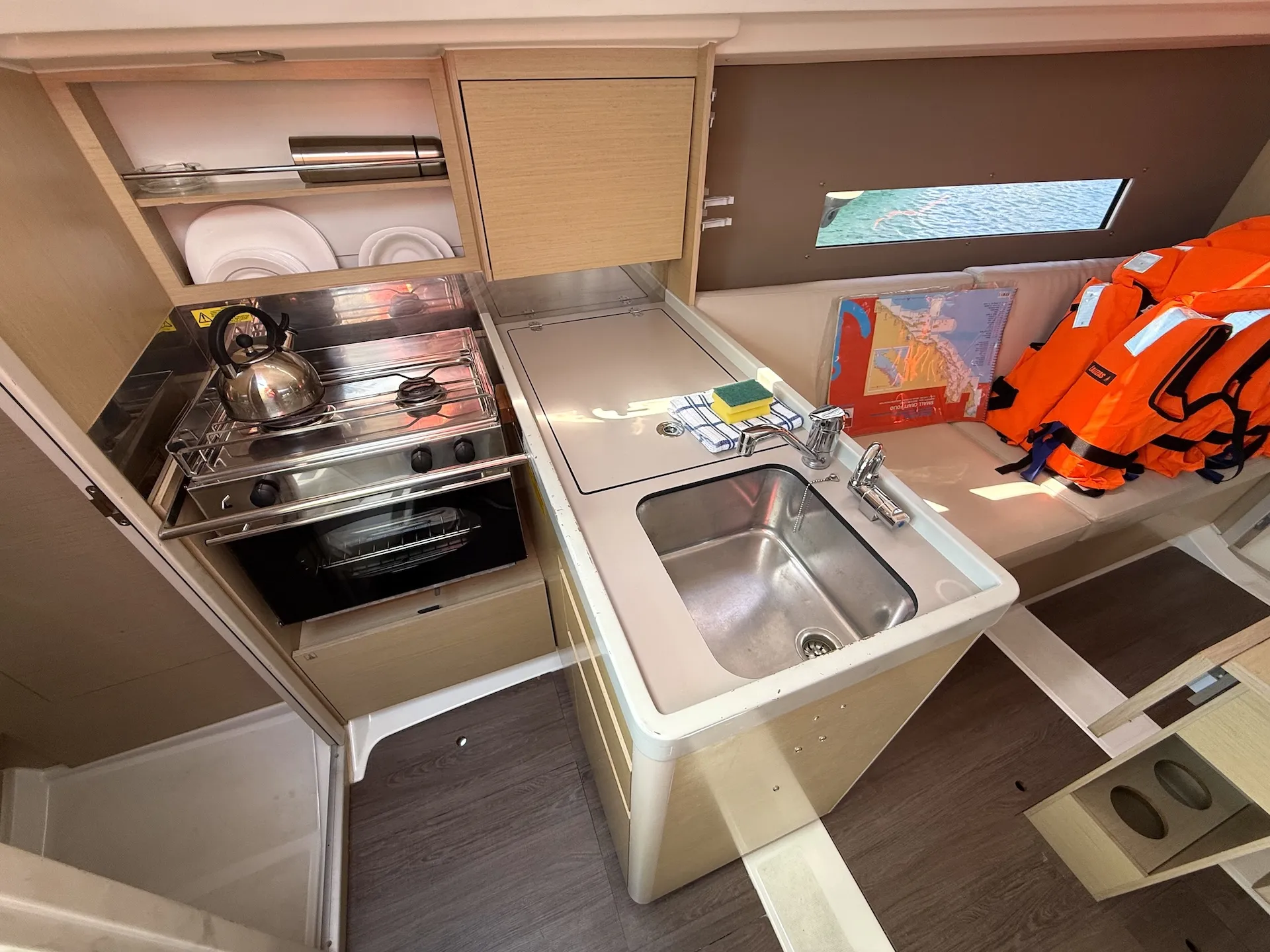 Oceanis 30.1 Mañana — фотография яхты 11
