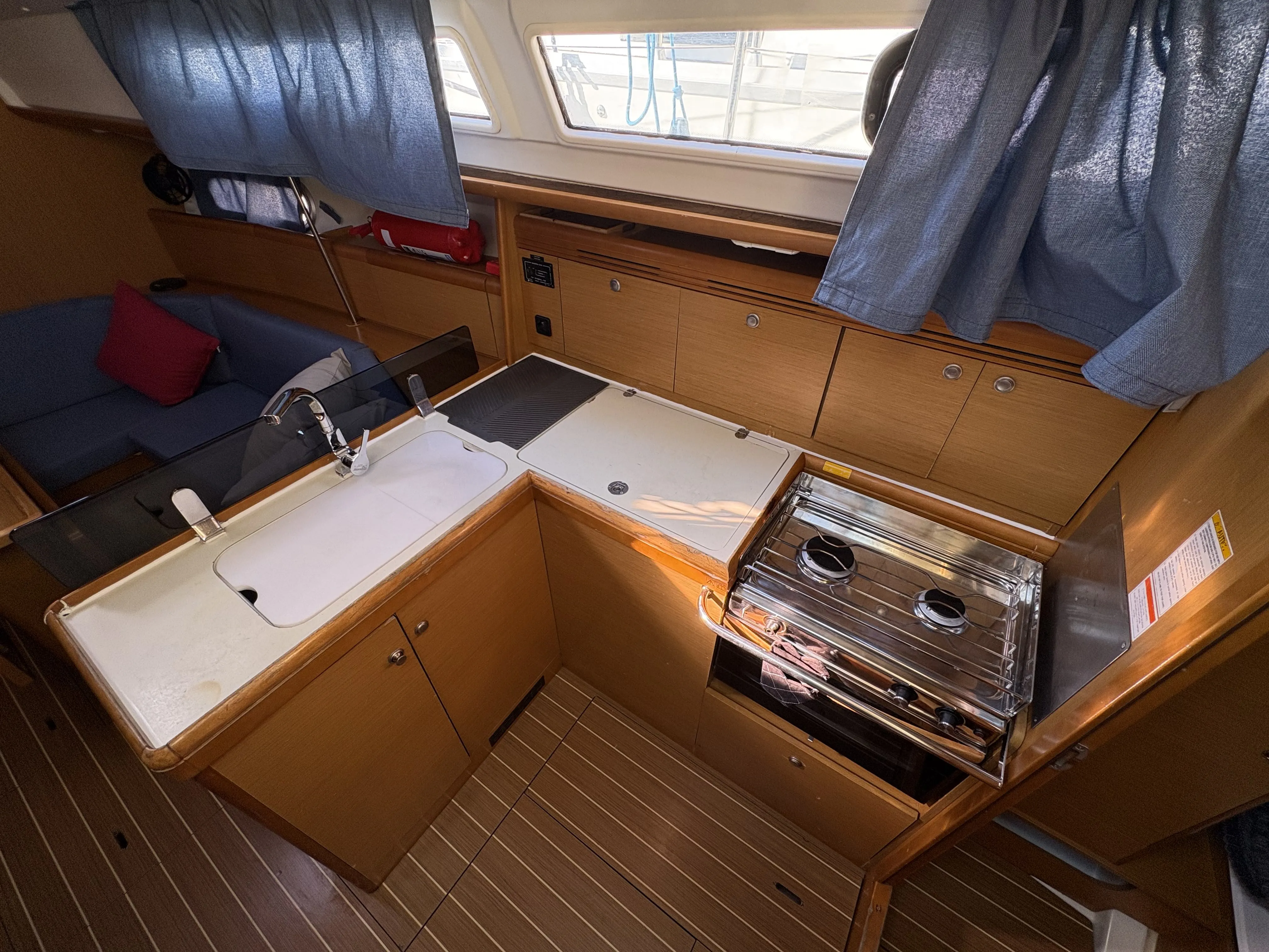 Sun Odyssey 36i Sail Mira — jahtikuva 2