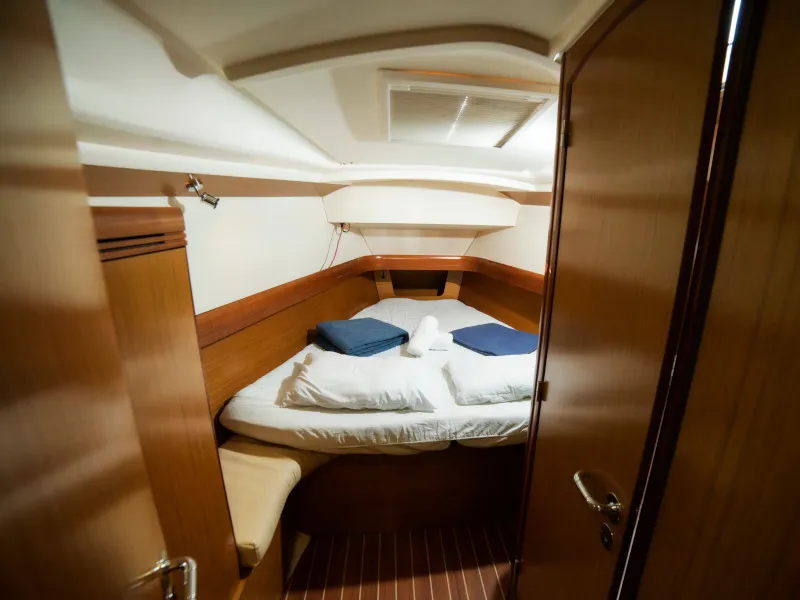 Sun Odyssey 42 i Triton (NEW sails 2021) — фотография яхты 3