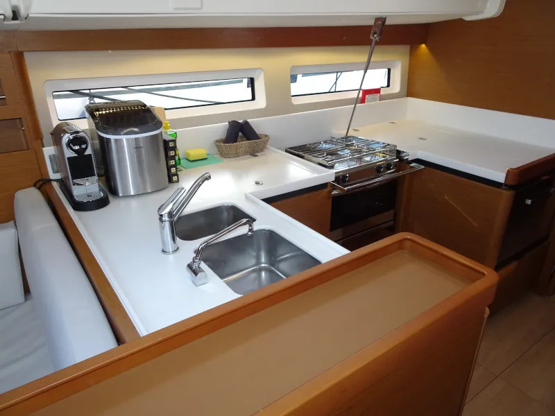 Sun Odyssey 490 ALFADER — foto dello yacht n. 2