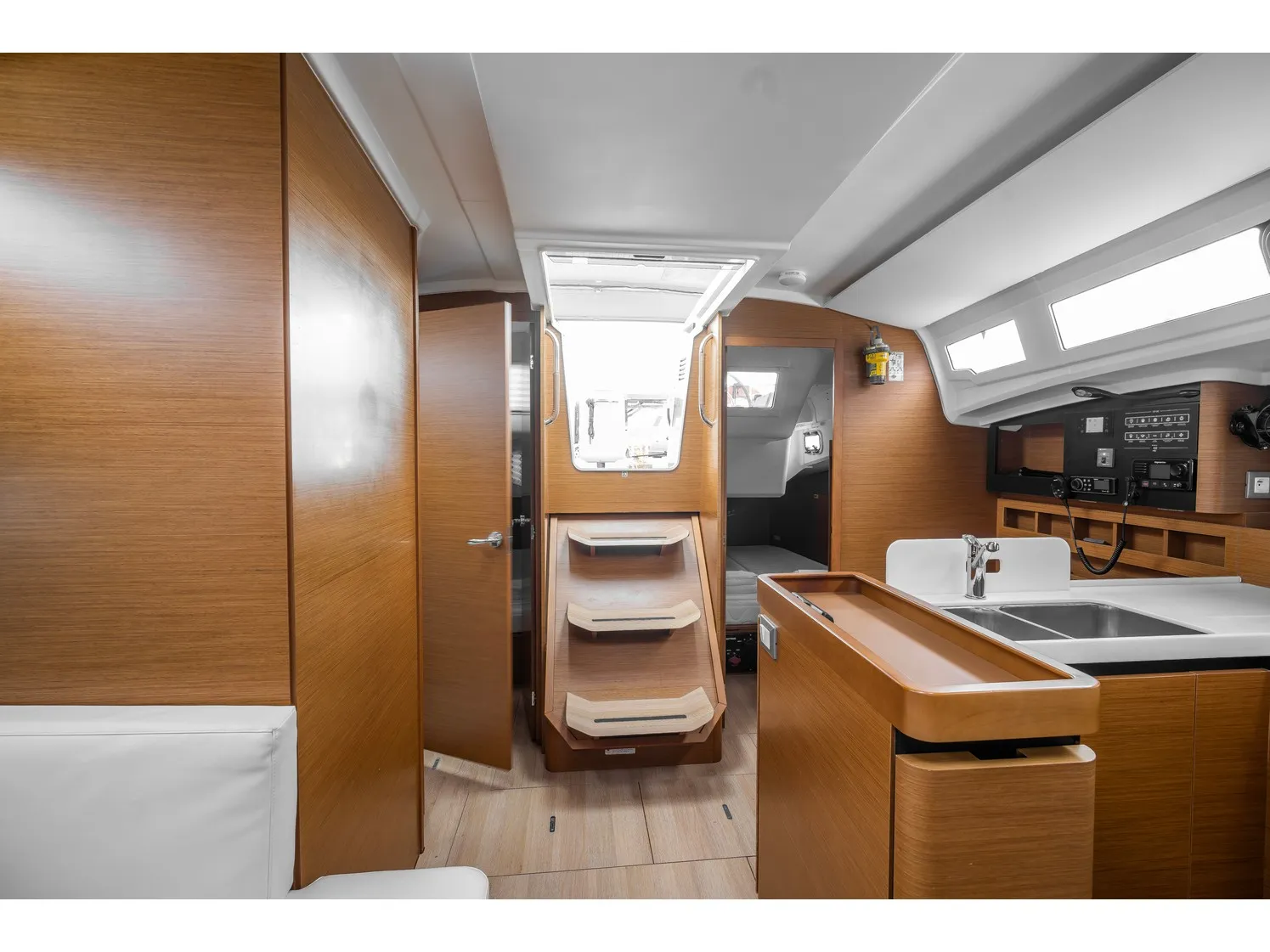 Sun Odyssey 410 KALLISTO — yacht photo 2