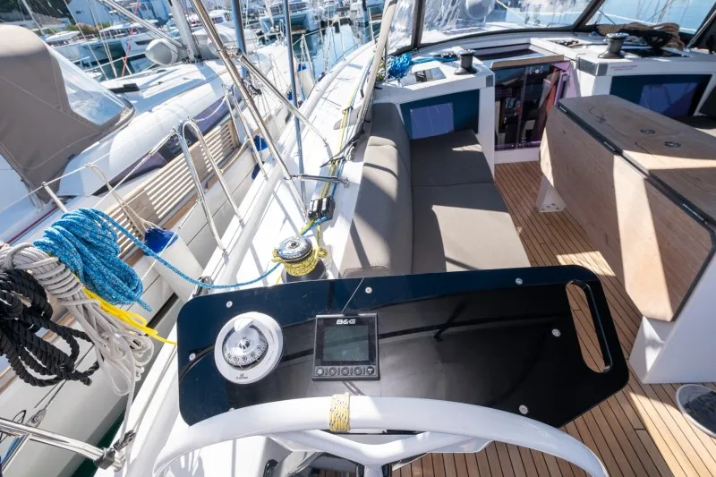 Dufour 41 Grand Large Anita — yacht photo 2