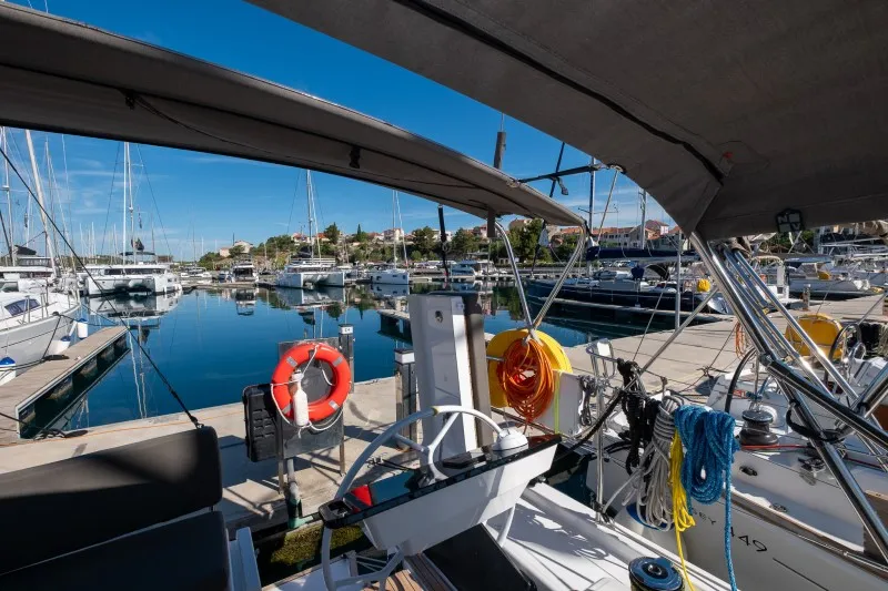 Dufour 41 Grand Large Anita — yacht photo 18