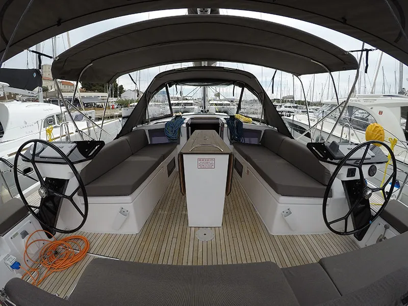 Dufour 41 Grand Large MOMA — yacht photo 12