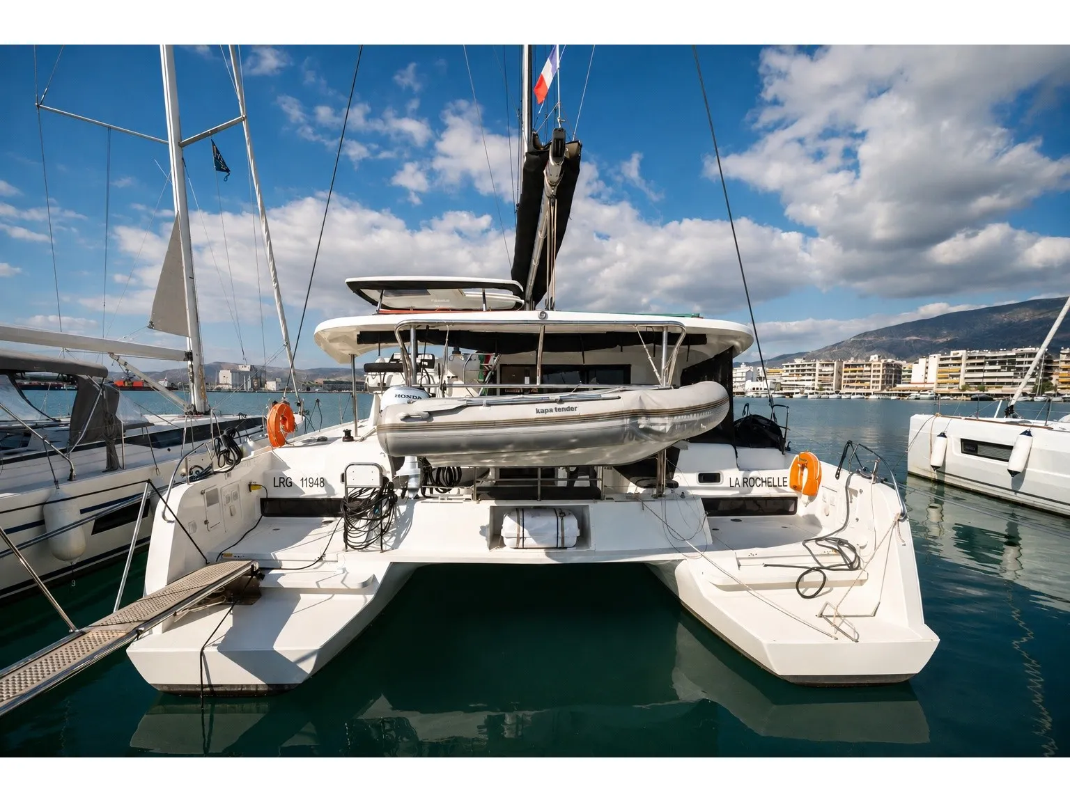Lagoon 42 Silver VIII (A/C and Generator) — foto dello yacht n. 1