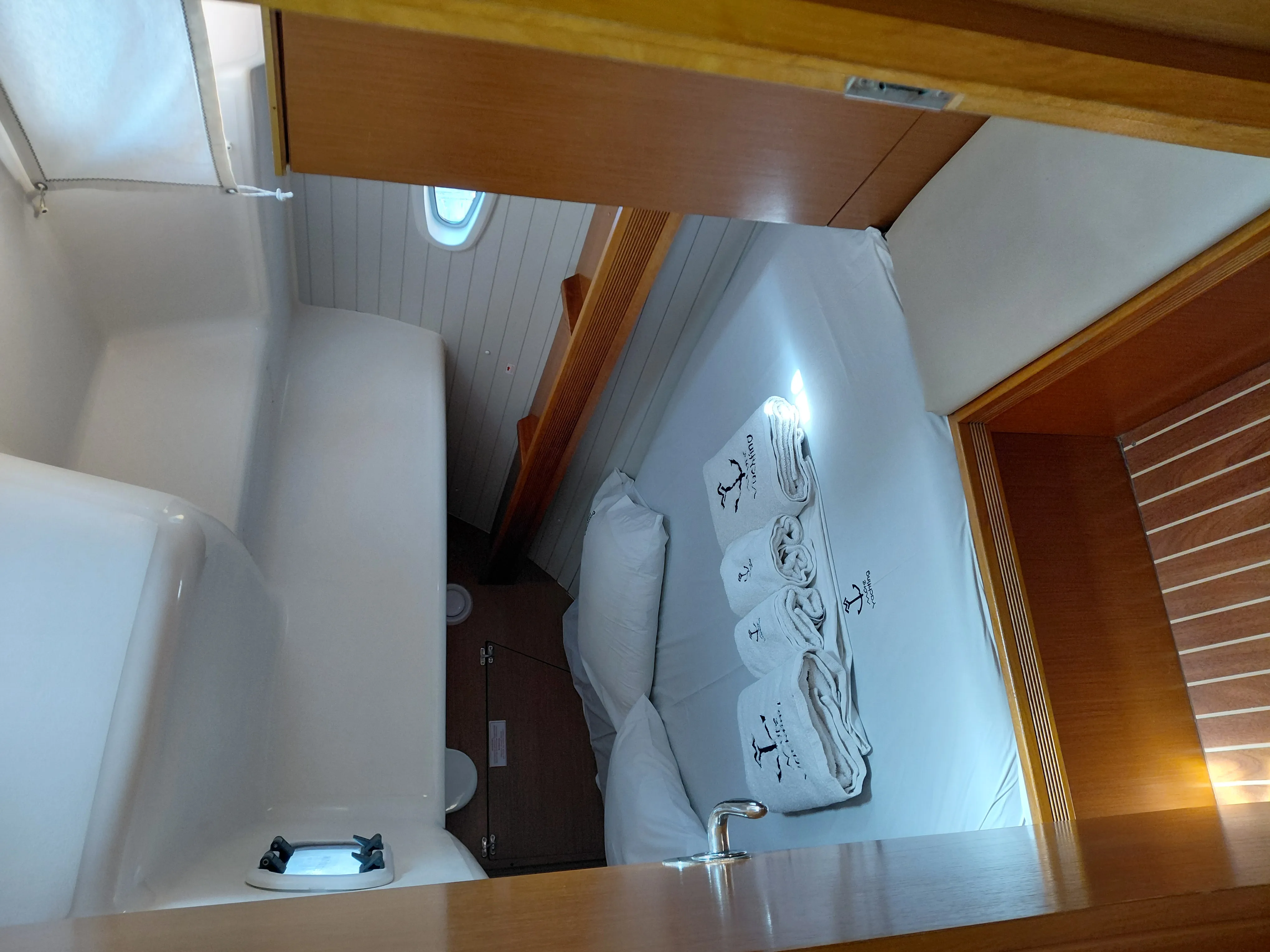 Bavaria 43 Cruiser Beta — jahtikuva 4
