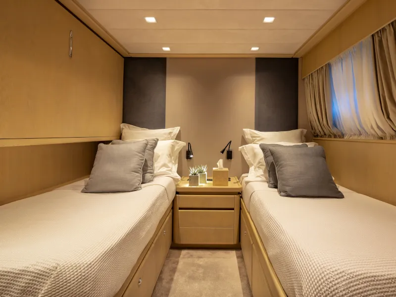 Admiral 101 SUMMER FUN — yacht photo 23