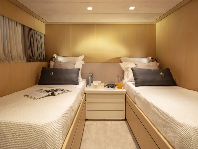 Admiral 101 SUMMER FUN — yacht photo 48