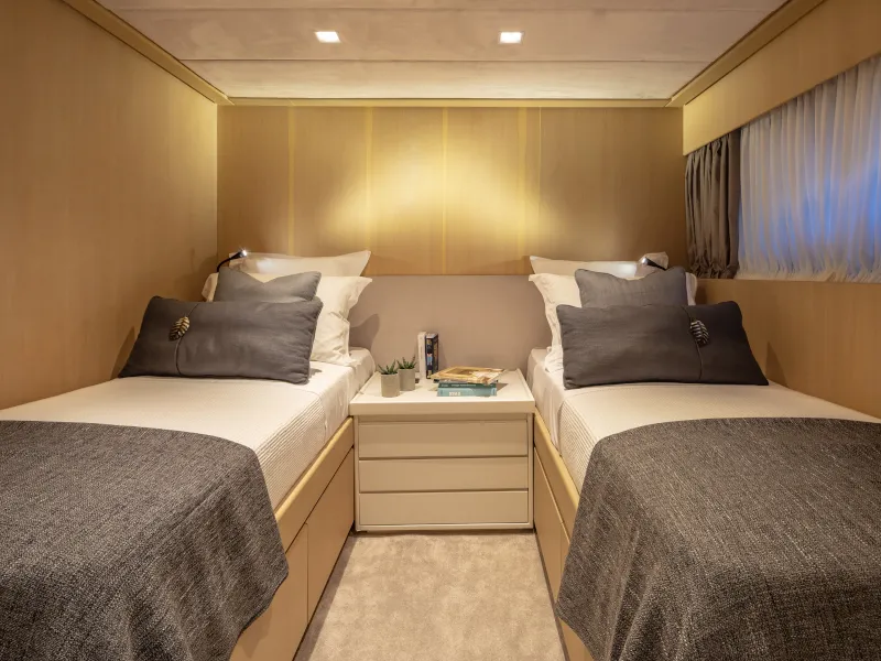 Admiral 101 SUMMER FUN — yacht photo 15