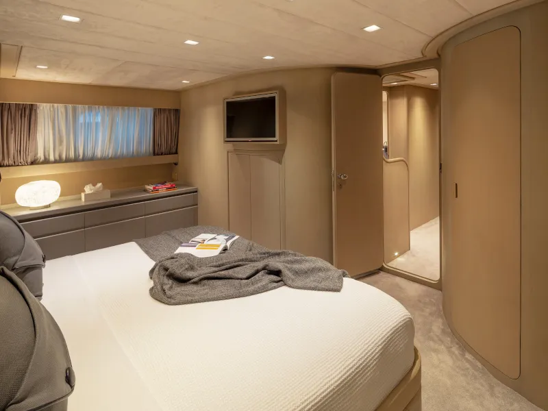 Admiral 101 SUMMER FUN — yacht photo 52