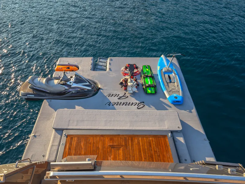 Admiral 101 SUMMER FUN — yacht photo 78
