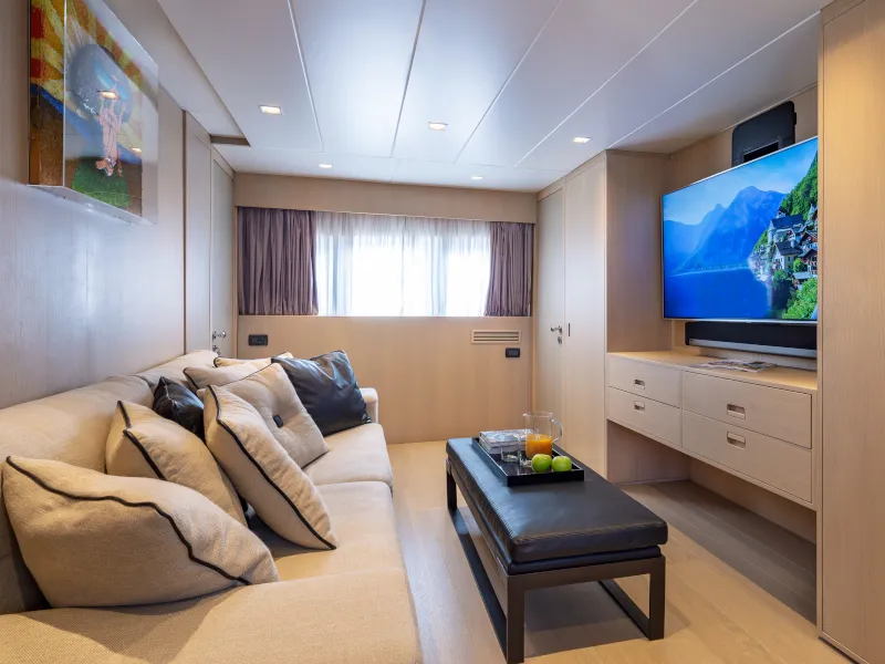 Admiral 101 SUMMER FUN — yacht photo 77
