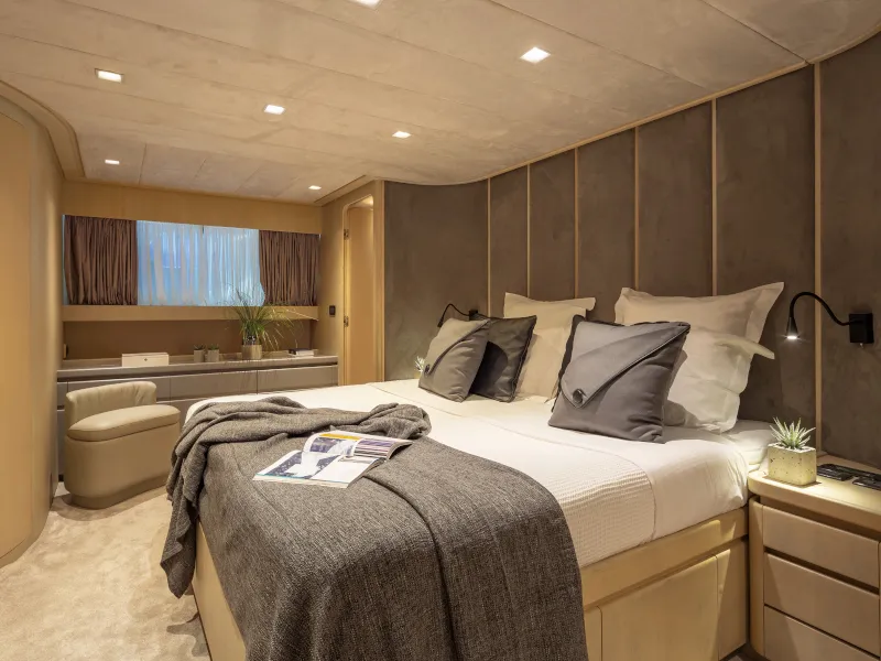 Admiral 101 SUMMER FUN — yacht photo 73