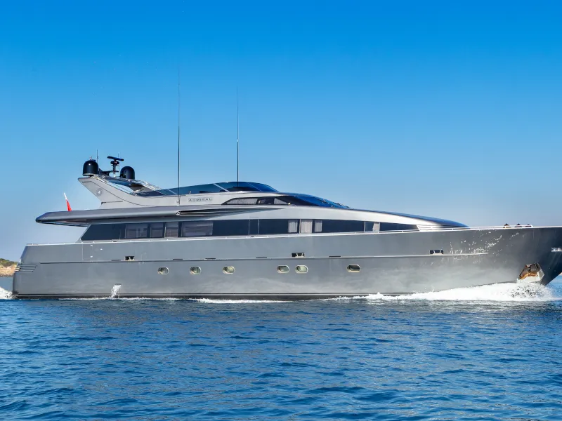 Admiral 101 SUMMER FUN — yacht photo 53