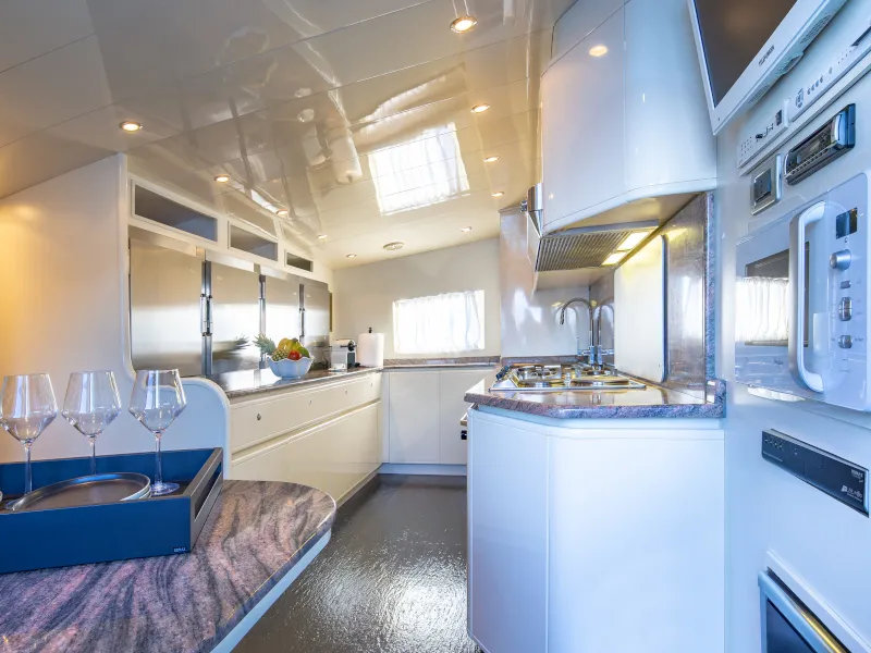 Admiral 101 SUMMER FUN — yacht photo 43