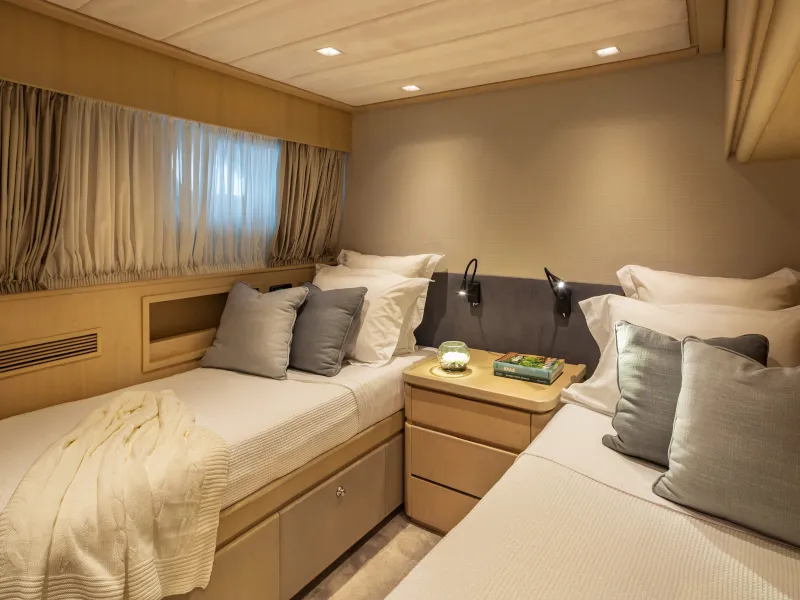 Admiral 101 SUMMER FUN — yacht photo 26